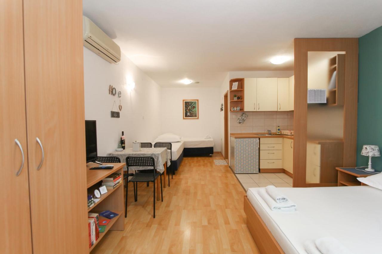 Studio Laura-Spacious Studio On The Main Beach Makarska Extérieur photo