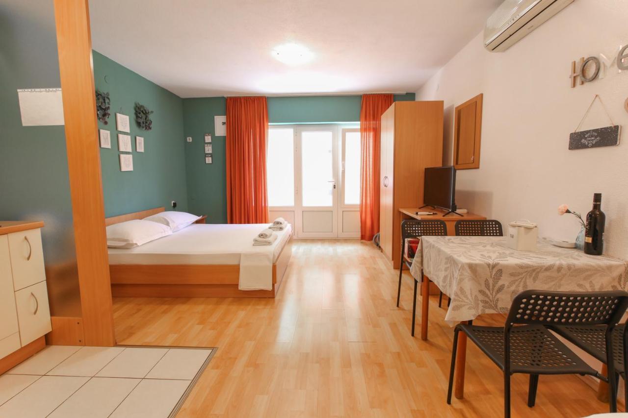 Studio Laura-Spacious Studio On The Main Beach Makarska Extérieur photo